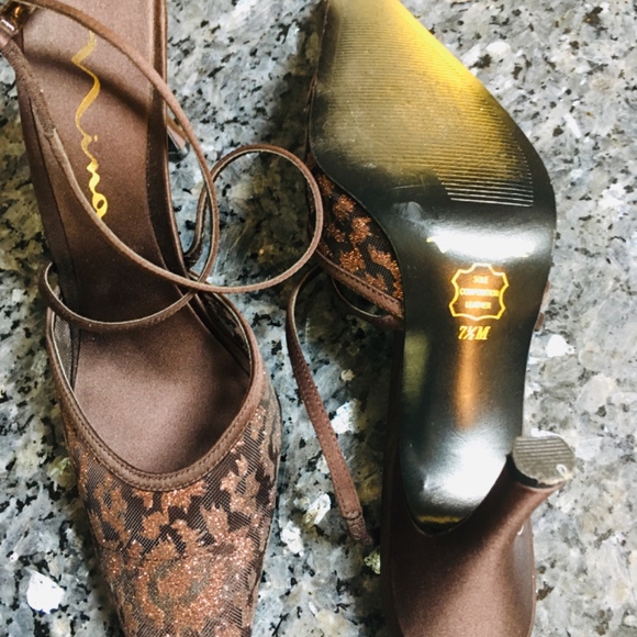 Brown mesh and satin & metallic evening shoes - Picture 3 of 3